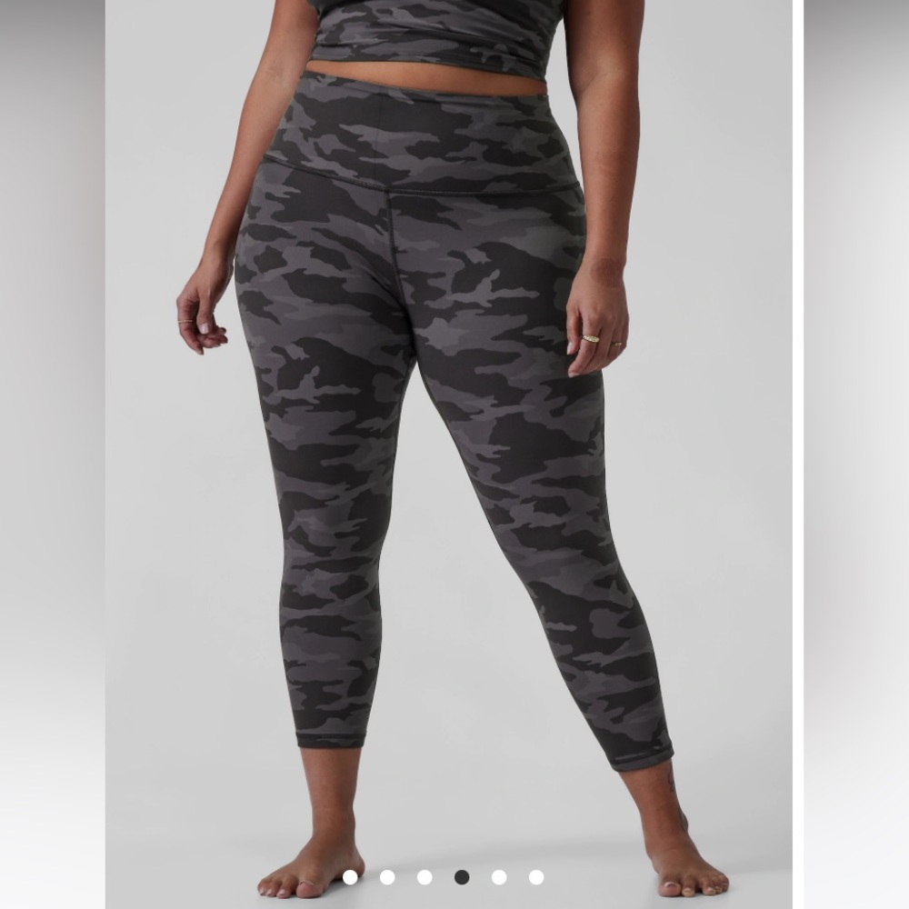 NWT Athleta Ultra High Rise Elation 7/8 Tight Leggings, Size 1X, Black Camo‎